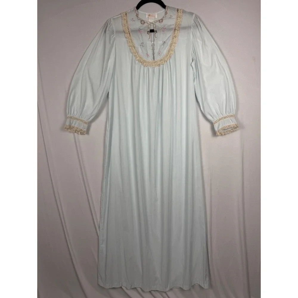 barbizon vintage nightgown